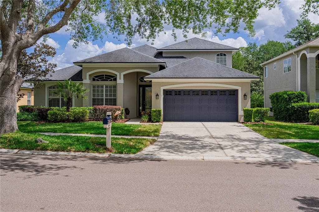 5810 BENT GRASS DRIVE