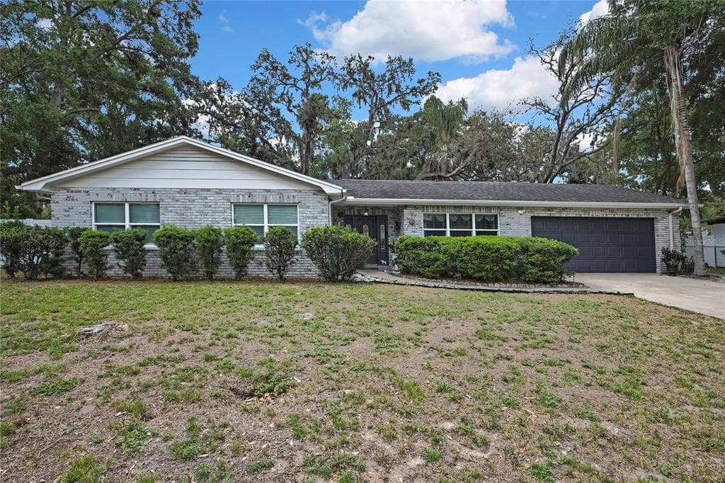 215 DEER PARK AVENUE TEMPLE TERRACE, FL 33617