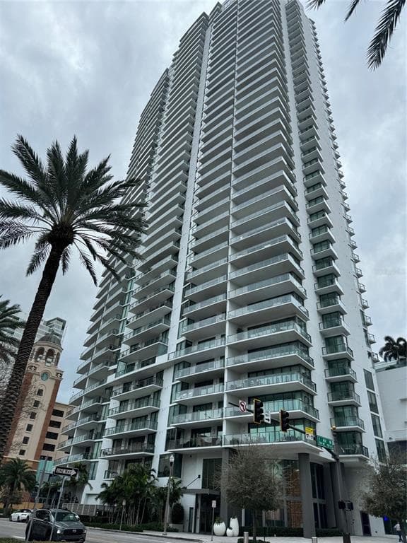 100 1ST AVENUE N UNIT 1807 ST PETERSBURG, FL 33701