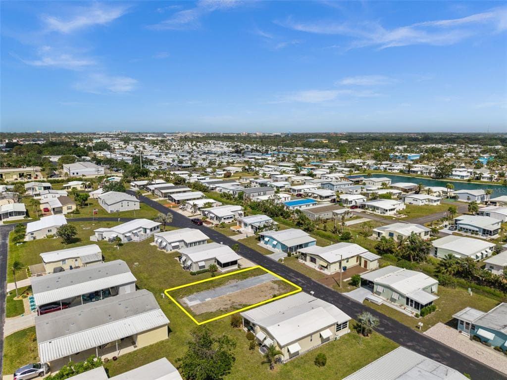 561 LONGWOOD DRIVE VENICE, FL 34285