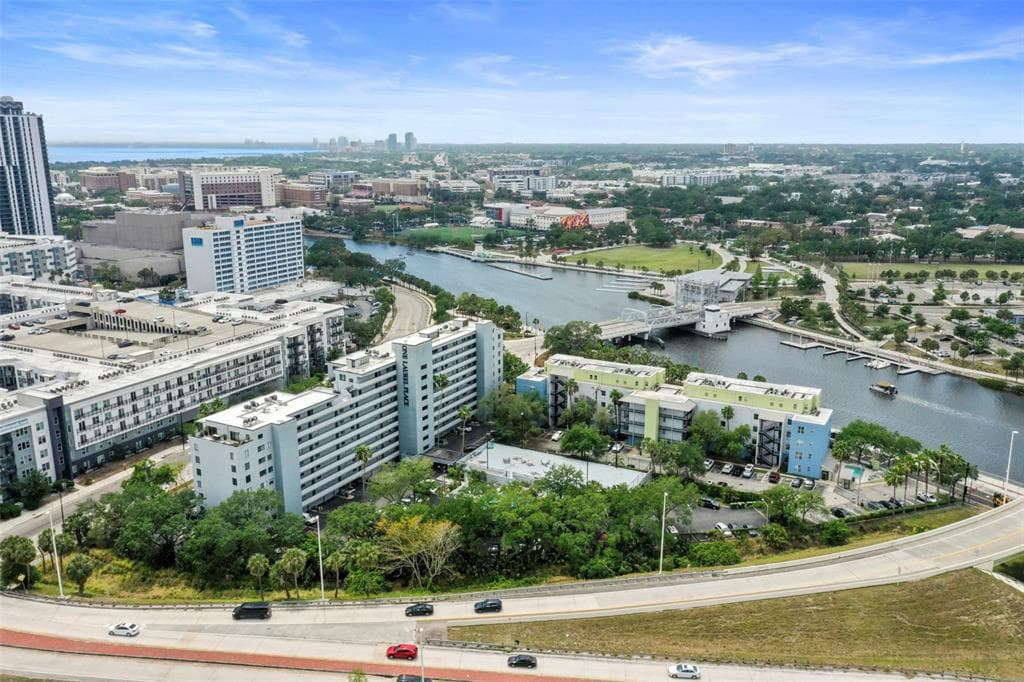 201 W LAUREL STREET UNIT 307 TAMPA, FL 33602
