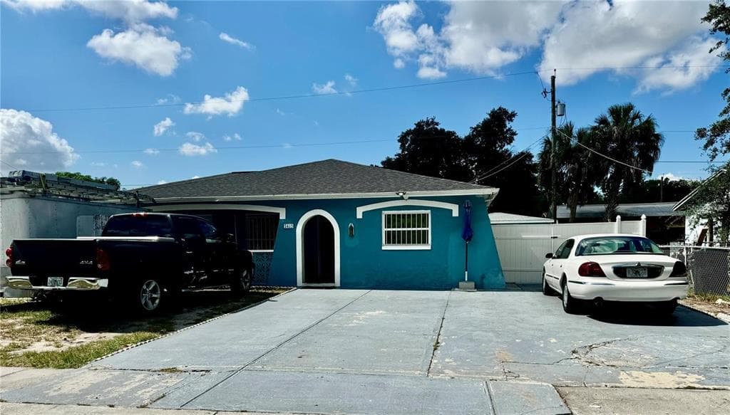 7415 ARIPEKA DRIVE TAMPA, FL 33619