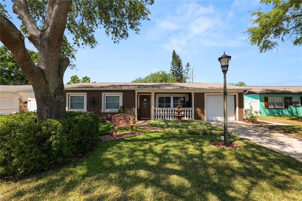 7814 LAKESIDE BOULEVARD TAMPA, FL 33614