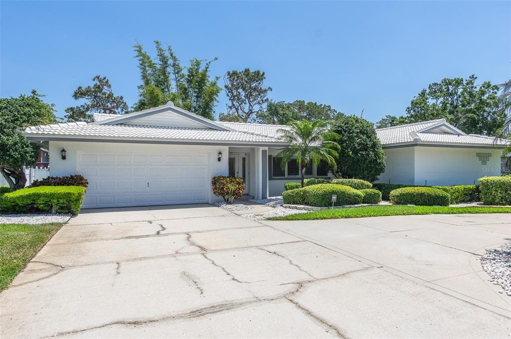 8515 MERRIMOOR BOULEVARD SEMINOLE, FL 33777