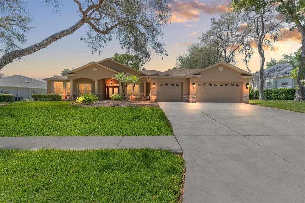 8933 CRESCENT FOREST BOULEVARD NEW PORT RICHEY, FL 34654