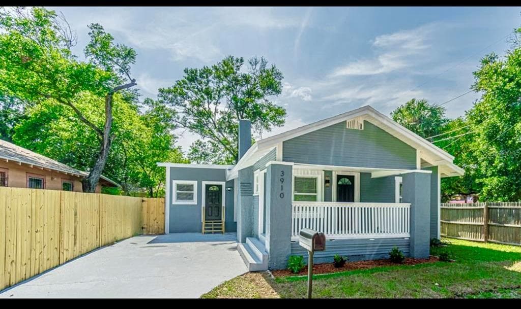 3910 N SUWANEE AVENUE TAMPA, FL 33603
