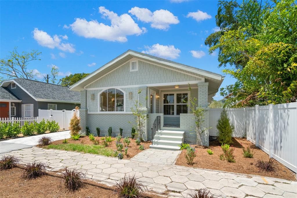 422 24TH STREET N ST PETERSBURG, FL 33713
