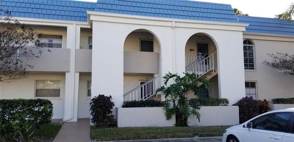 1975 W BAY DRIVE UNIT 207 LARGO, FL 33770