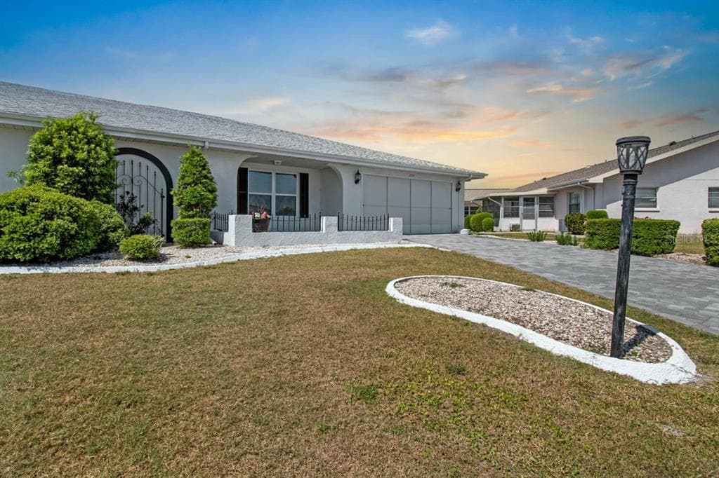 204 CACTUSFLOWER LANE SUN CITY CENTER, FL 33573