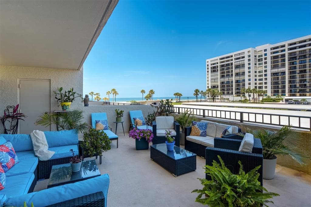 1480 GULF BOULEVARD UNIT 109 CLEARWATER BEACH, FL 33767