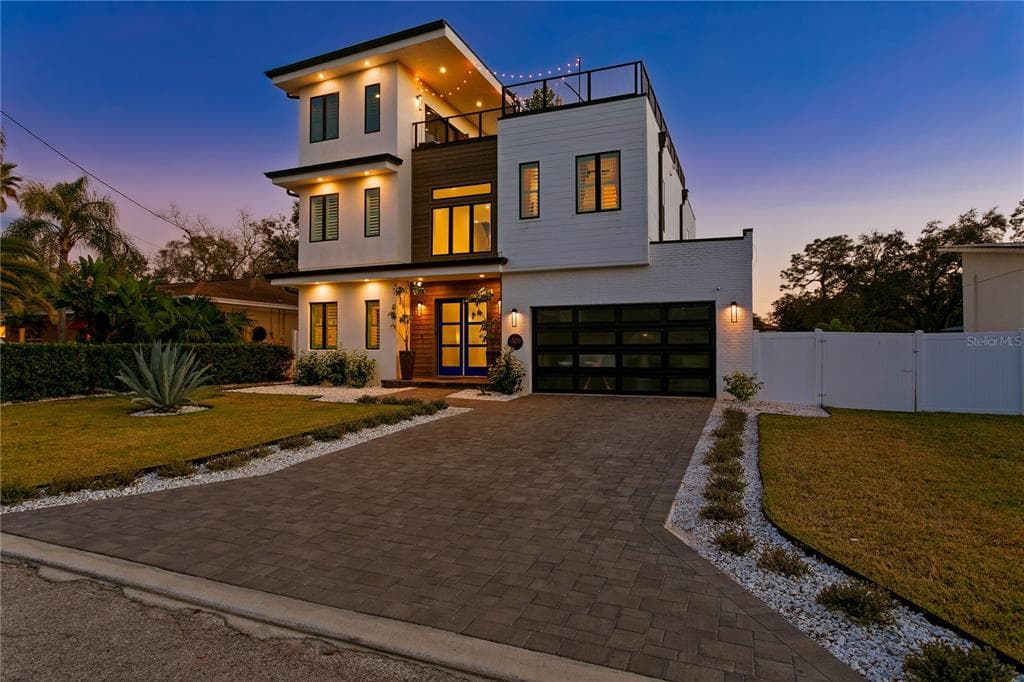 1308 W PLYMOUTH STREET TAMPA, FL 33603
