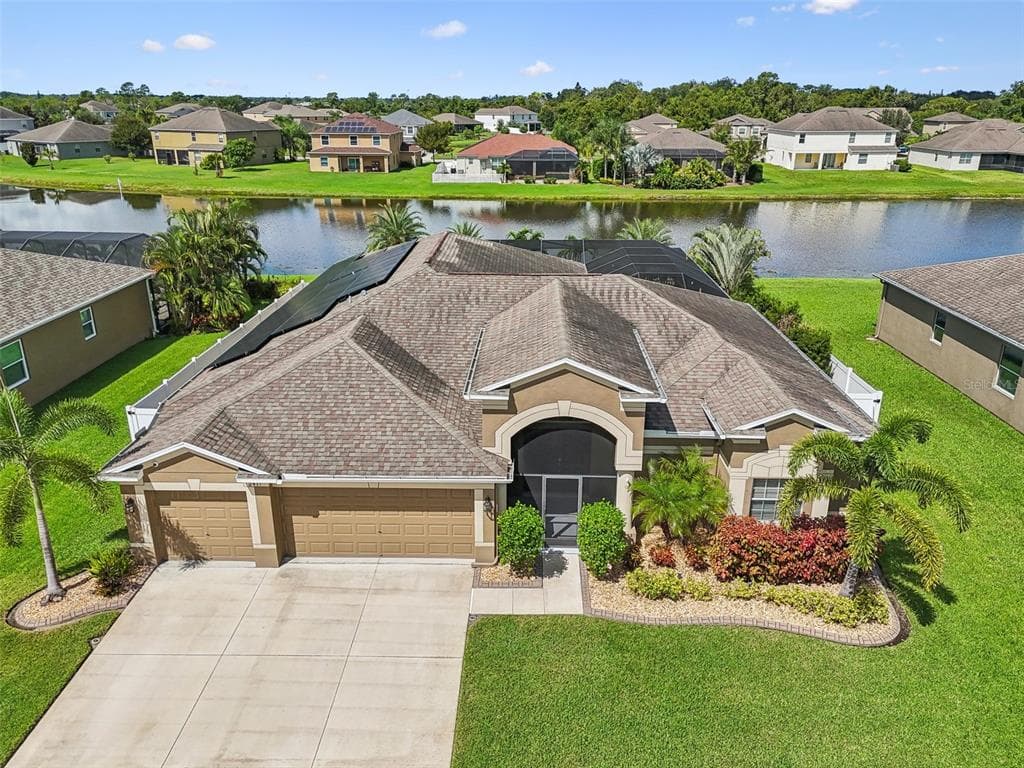 2417 CUMBERLAND CLIFF DRIVE RUSKIN, FL 33570