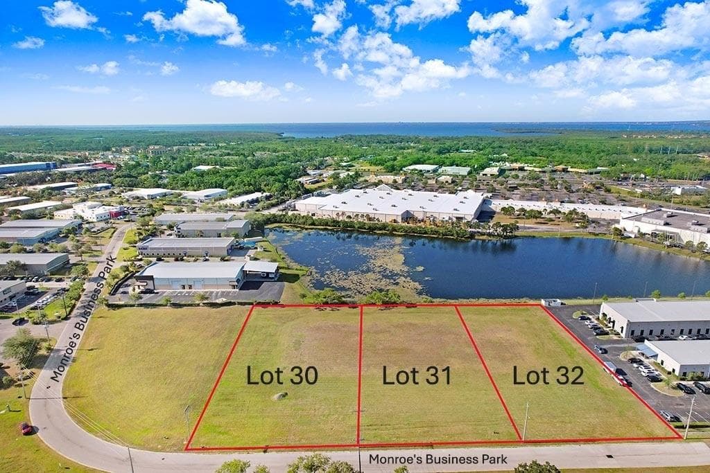 13836 MONROES BUSINESS PARK Lot 31 TAMPA, FL 33635