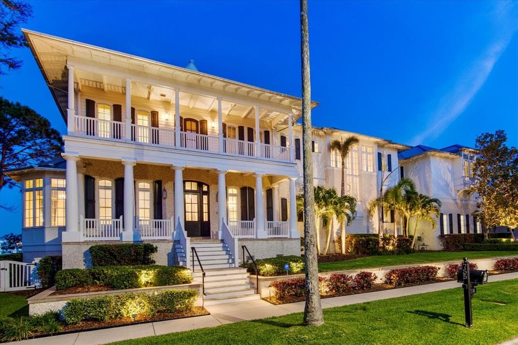 755 BAY ESPLANADE CLEARWATER BEACH, FL 33767