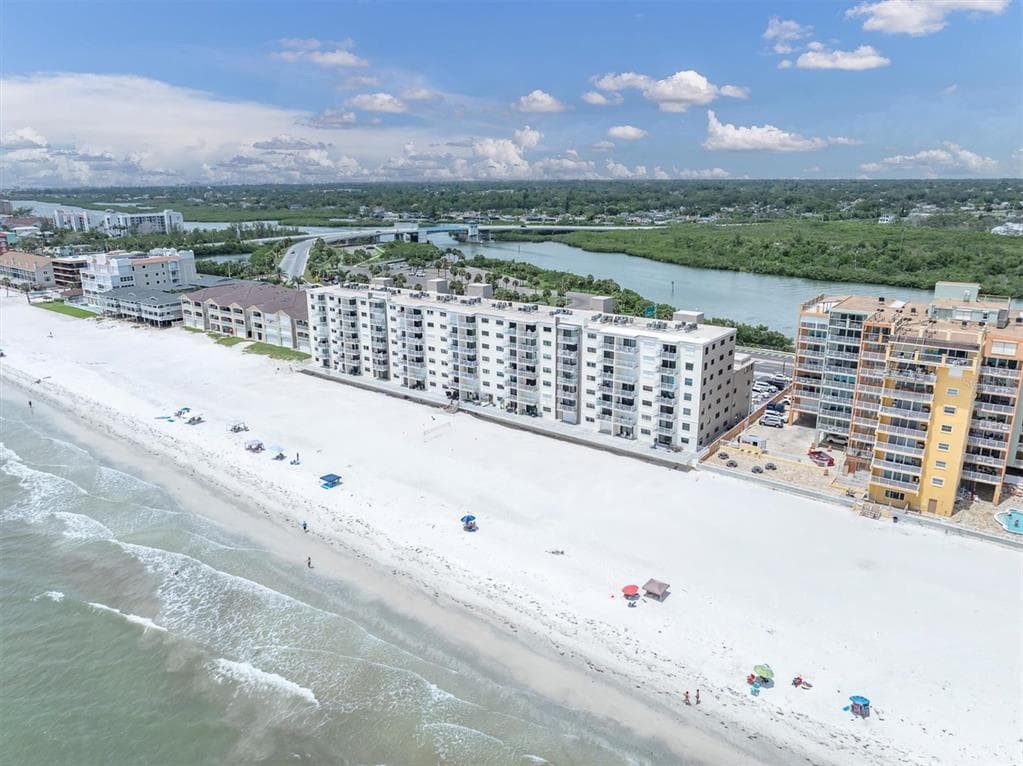 18650 GULF BOULEVARD UNIT 203 INDIAN SHORES, FL 33785