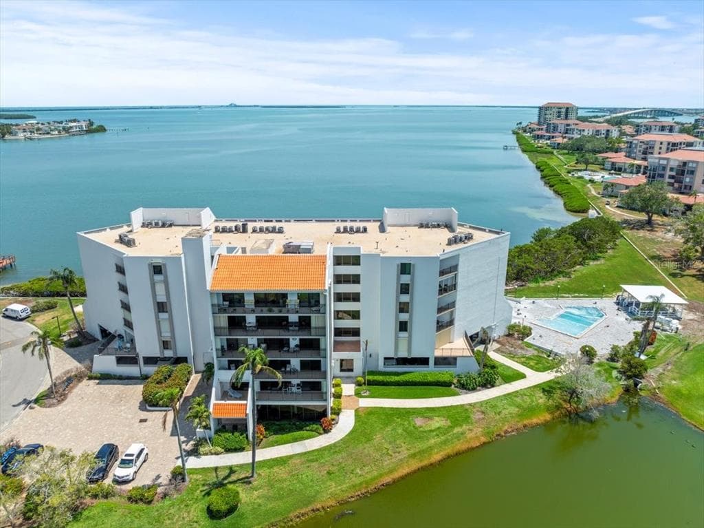5700 ESCONDIDA BOULEVARD S UNIT 401 ST PETERSBURG, FL 33715