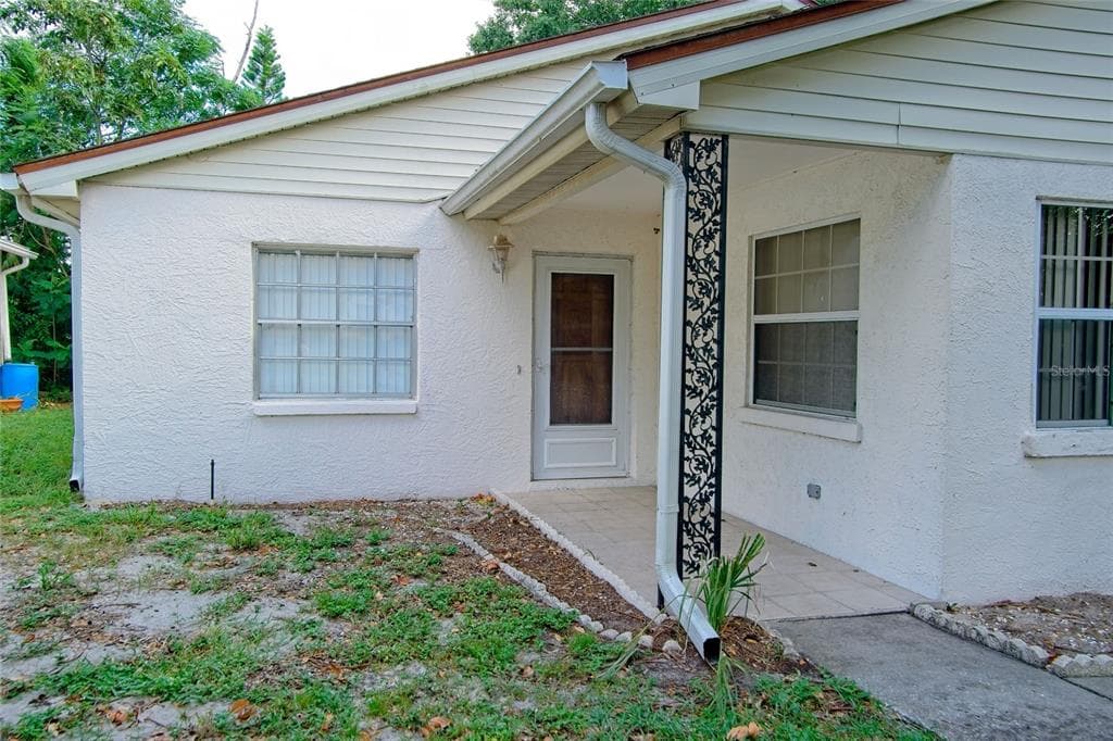 1262 JEFFORDS STREET CLEARWATER, FL 33756