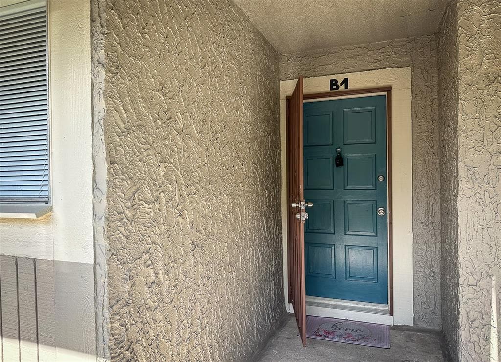 6336 NEWTOWN CIRCLE UNIT 36B1 TAMPA, FL 33615