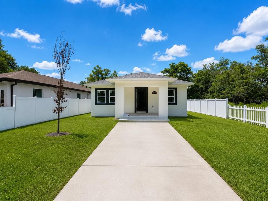 3704 SMITH TREE STREET TAMPA, FL 33619