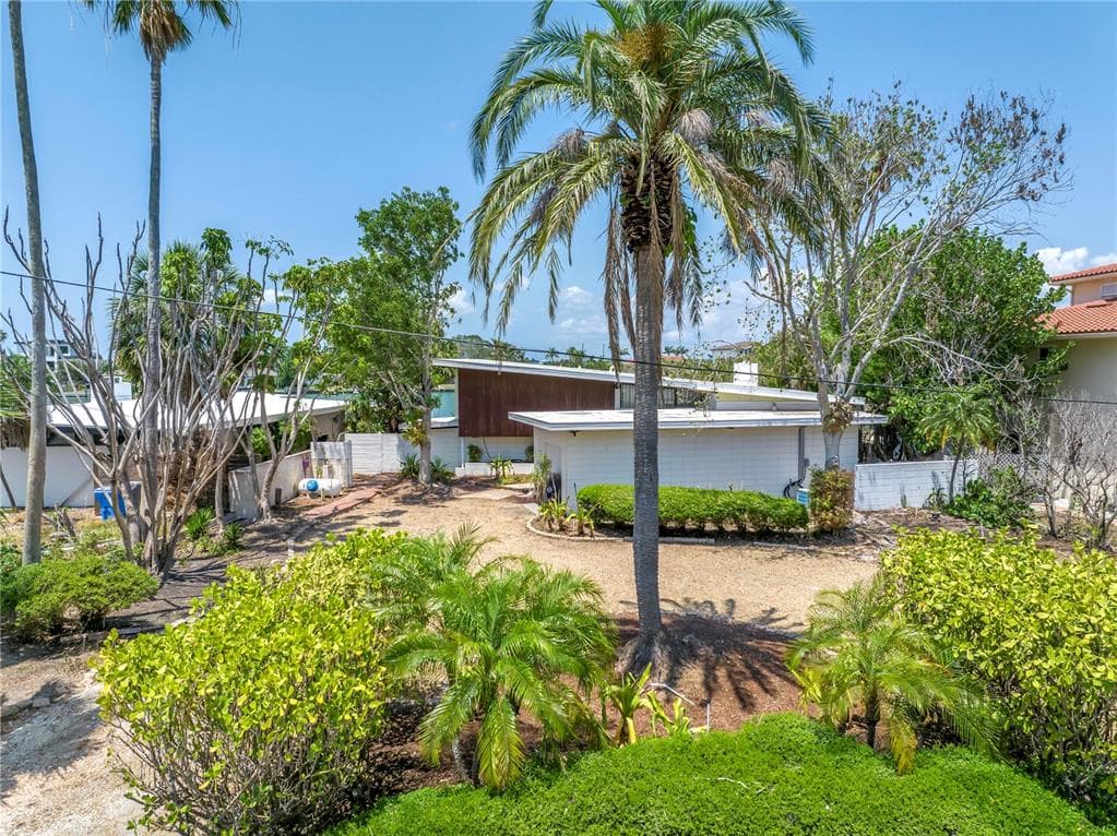 31 DOLPHIN DRIVE TREASURE ISLAND, FL 33706