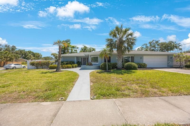 14204 YACHT CLUB BOULEVARD SEMINOLE, FL 33776
