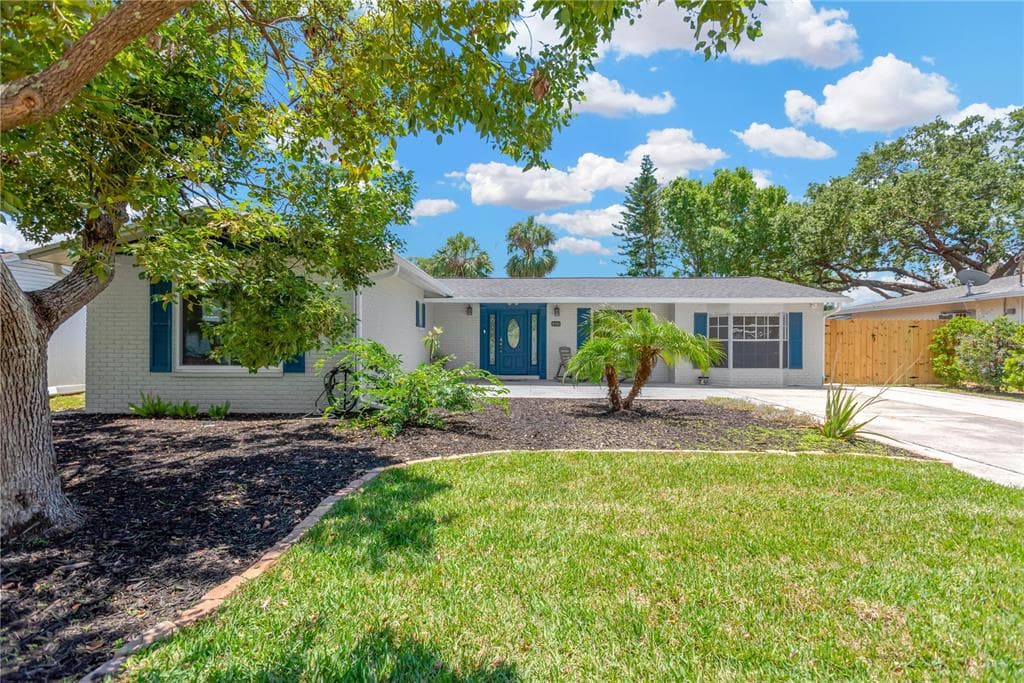 8314 STILLBROOK AVENUE TAMPA, FL 33615