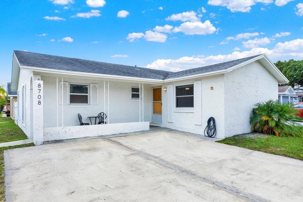 8708 ALBION COURT TAMPA, FL 33634