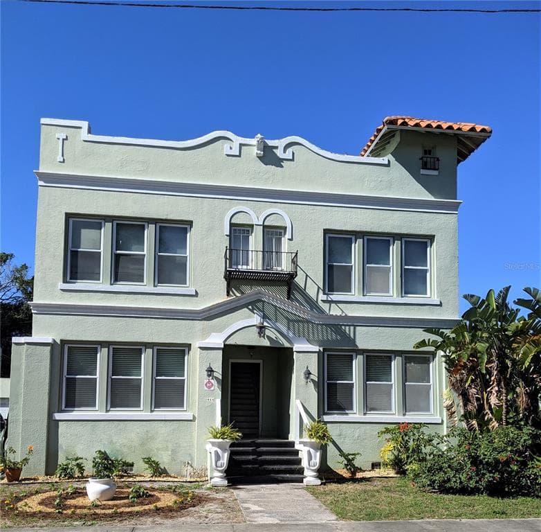 2006 JACKSON STREET N UNIT 4 ST PETERSBURG, FL 33704