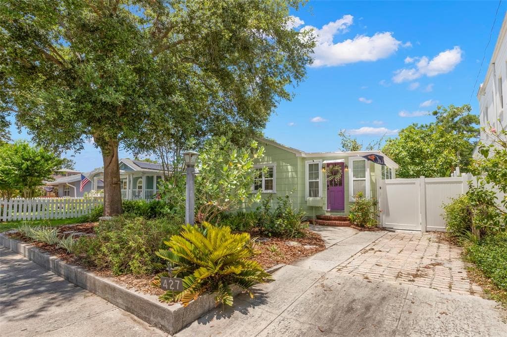 427 21ST AVENUE N ST PETERSBURG, FL 33704