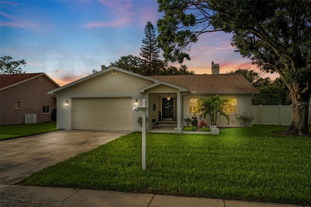 1562 COASTAL PLACE DUNEDIN, FL 34698