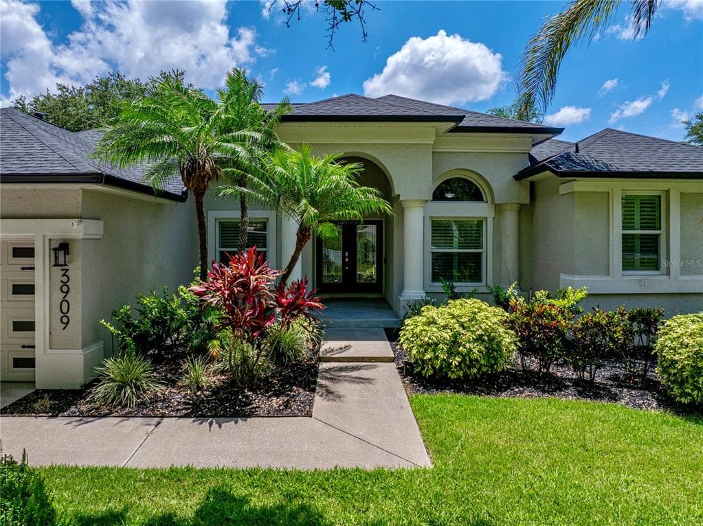 3909 VALRICO GROVE DRIVE VALRICO, FL 33594