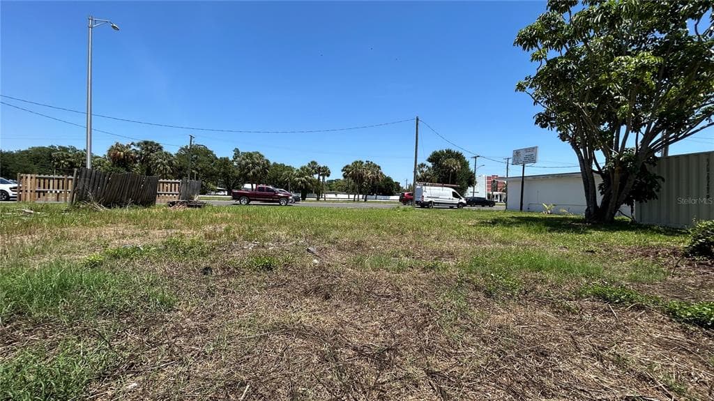 9909 S 41 HIGHWAY GIBSONTON, FL 33534