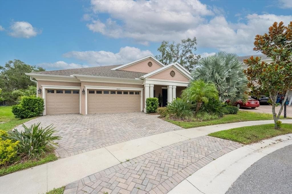 14223 LAMBERT BRIDGE LANE LITHIA, FL 33547