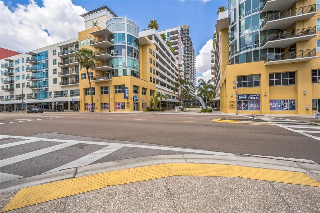 1120 E KENNEDY BOULEVARD UNIT 615 TAMPA, FL 33602