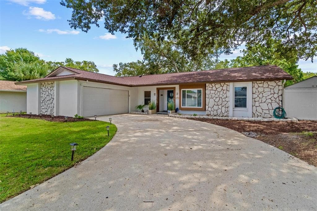 2824 PADDOCK DRIVE PALM HARBOR, FL 34684