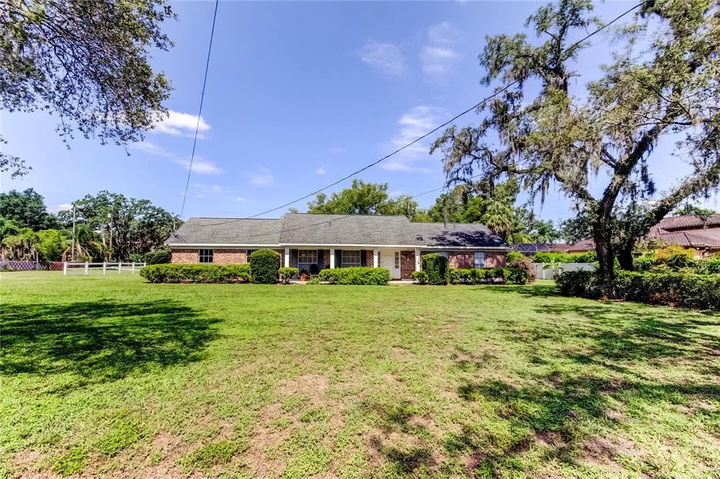9918 DAVIS ROAD TAMPA, FL 33637