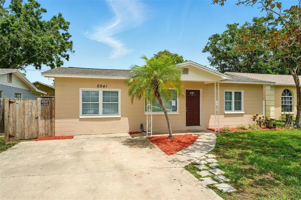 6941 58TH WAY N PINELLAS PARK, FL 33781
