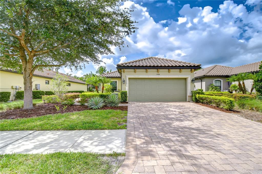 8433 ALBERATA VISTA DRIVE TAMPA, FL 33647