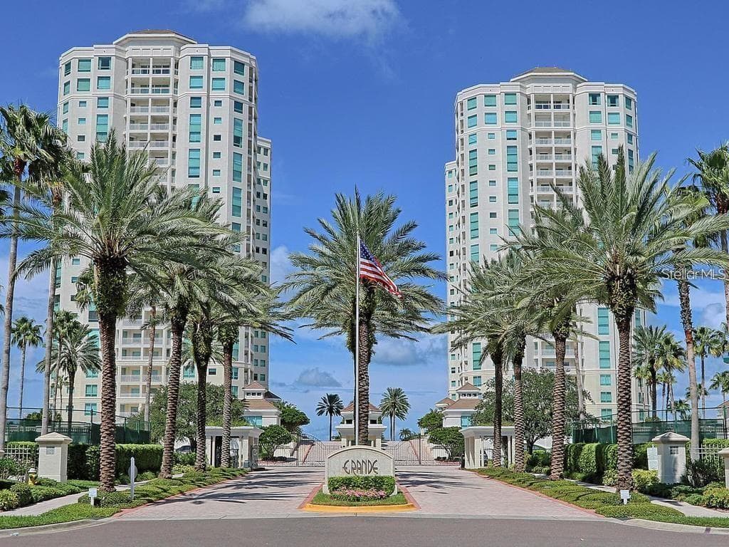 1170 GULF BOULEVARD UNIT 1006 CLEARWATER BEACH, FL 33767