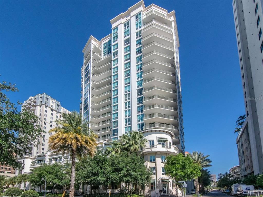450 KNIGHTS RUN AVENUE UNIT 1003 TAMPA, FL 33602