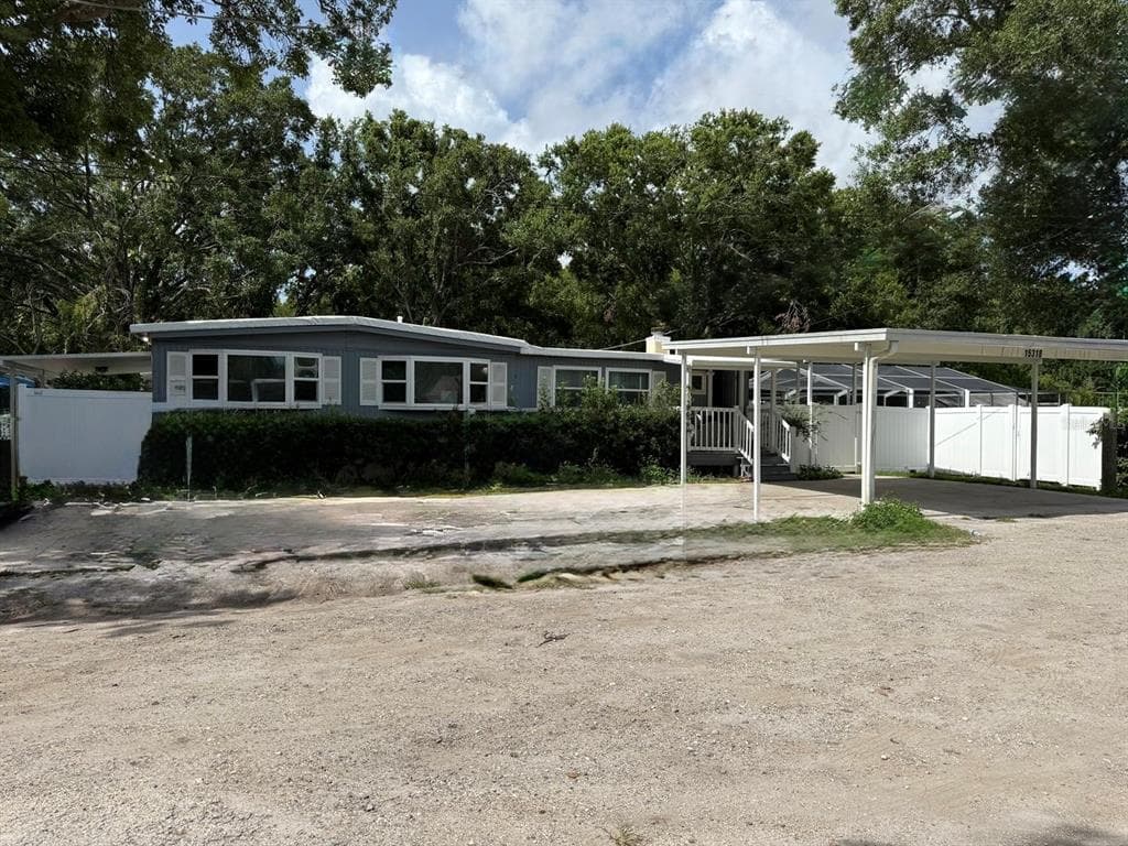 15318 HUTCHISON ROAD TAMPA, FL 33625
