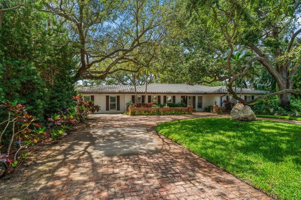 7 ROSERY LANE BELLEAIR, FL 33756