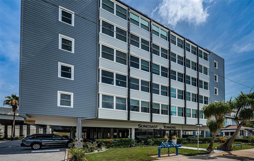 841 4TH AVENUE N UNIT 21 ST PETERSBURG, FL 33701