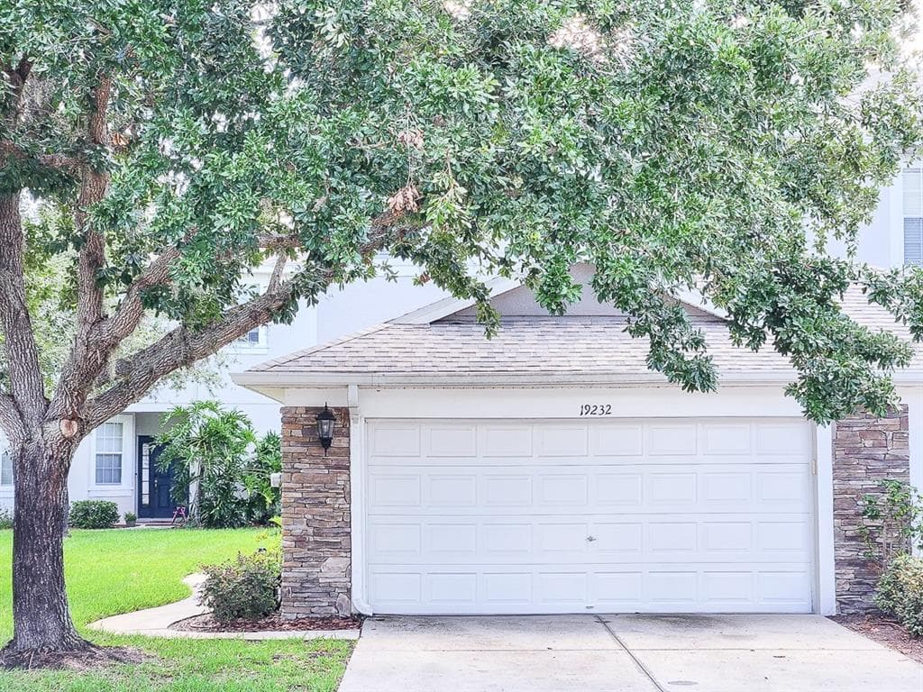 19232 STONE HEDGE DRIVE TAMPA, FL 33647