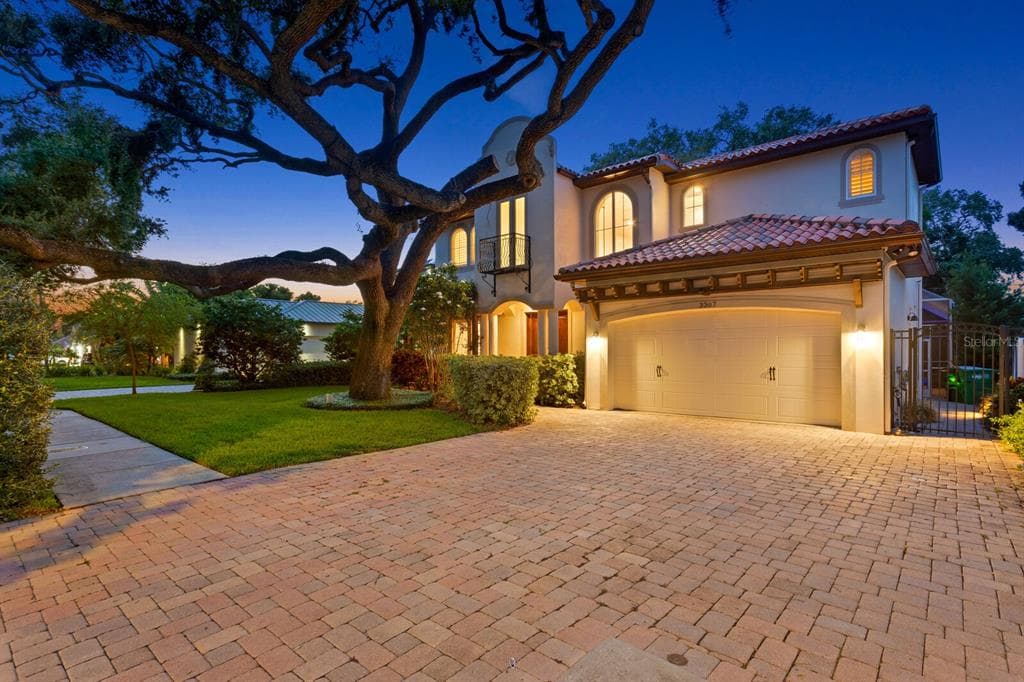 3307 W KNIGHTS AVENUE TAMPA, FL 33611