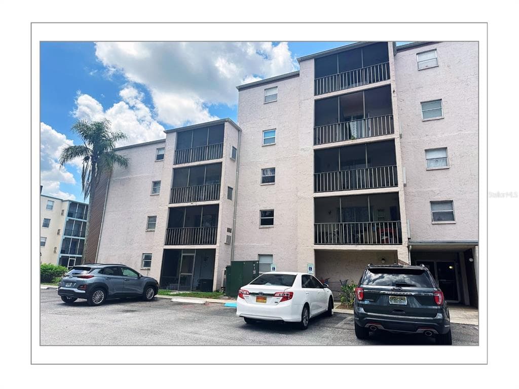 5541 BAY BOULEVARD UNIT 204 PORT RICHEY, FL 34668