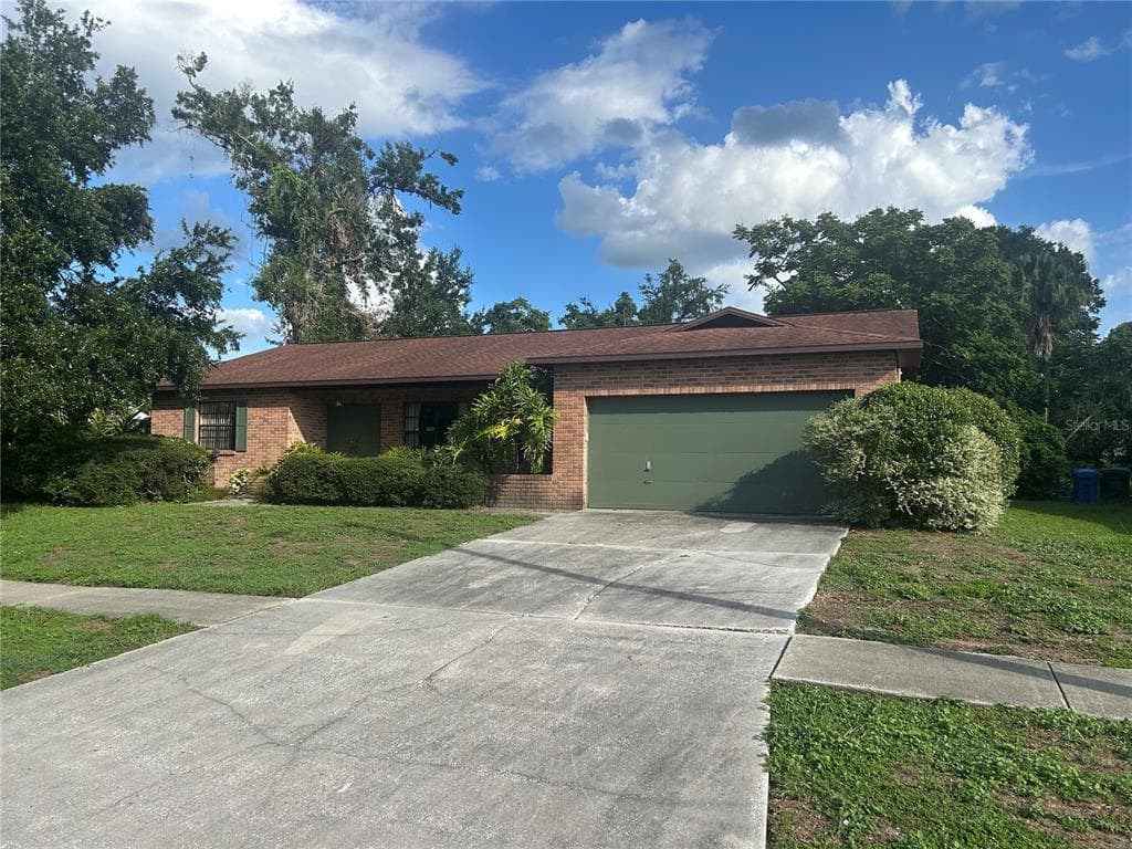 1813 LAUREL OAK DRIVE VALRICO, FL 33596
