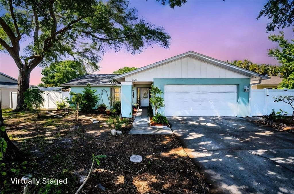 2366 CONVINGTON DRIVE CLEARWATER, FL 33763