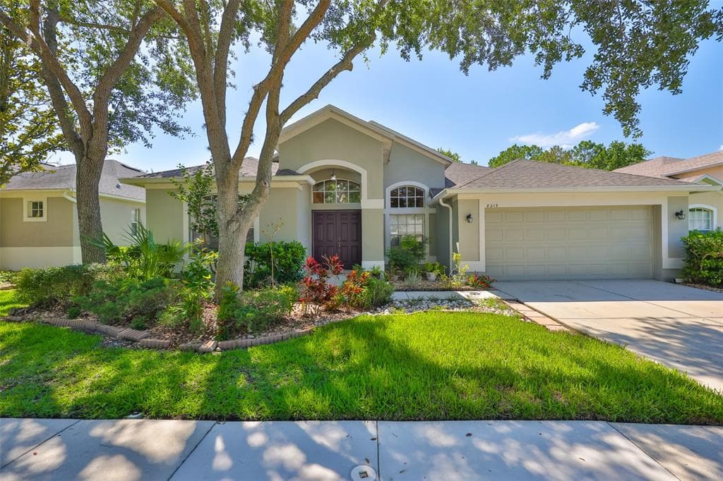 8213 SWANN HOLLOW DRIVE TAMPA, FL 33647