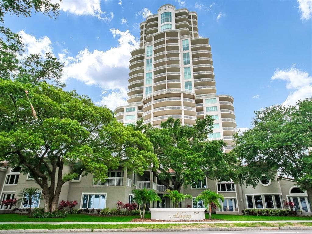 3507 BAYSHORE BOULEVARD UNIT 302 TAMPA, FL 33629